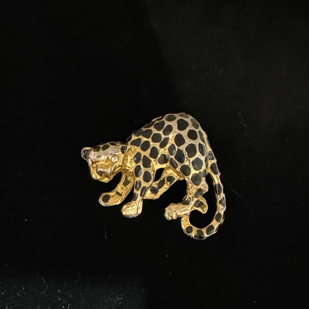 Leopard Brooch